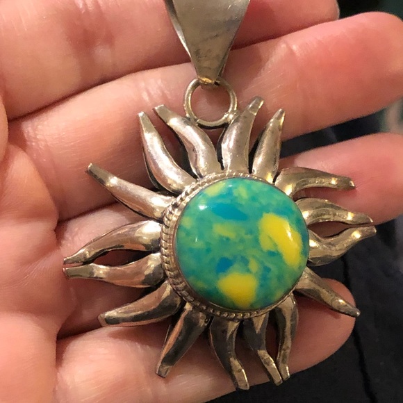 18” long sterling necklace 3 stunning charms! 🌸 - Picture 7 of 15